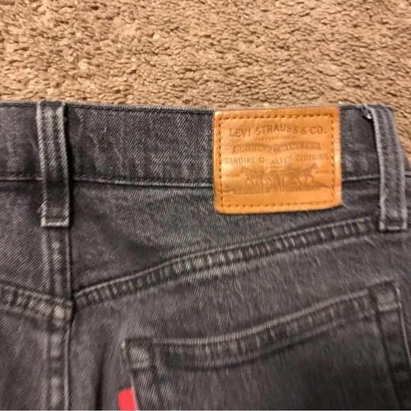 Levis Premium Wedgie Gray Washed Jeans - Picture 3 of 8